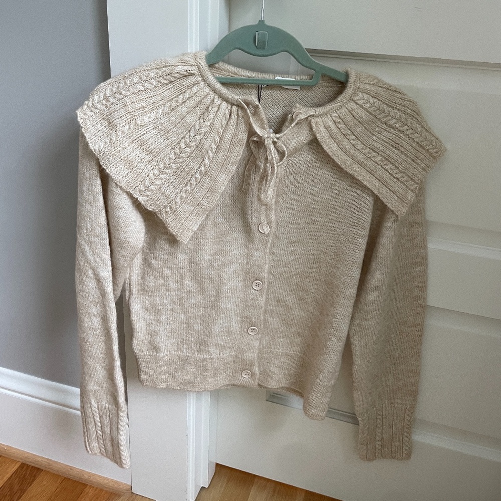 Mango beige adorable size XS sweater